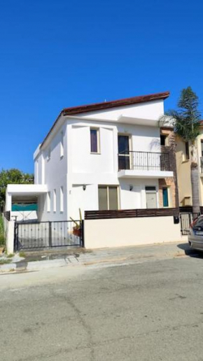 Villa between lake and sea